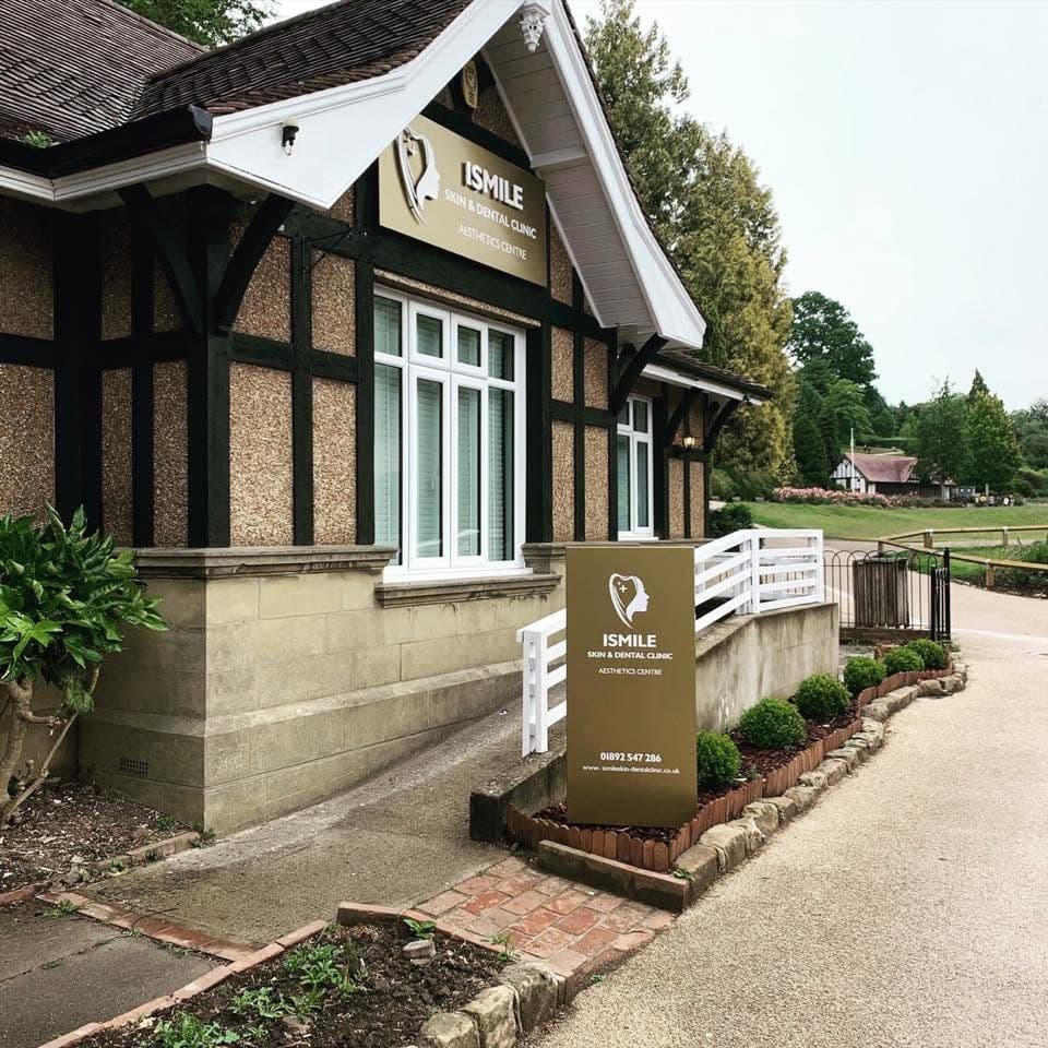 iSmile Dental Practice at 1 The Lodge, Mount Pleasant Avenue, Royal Tunbridge Wells — a lodge building at the entrance to Calverley Park